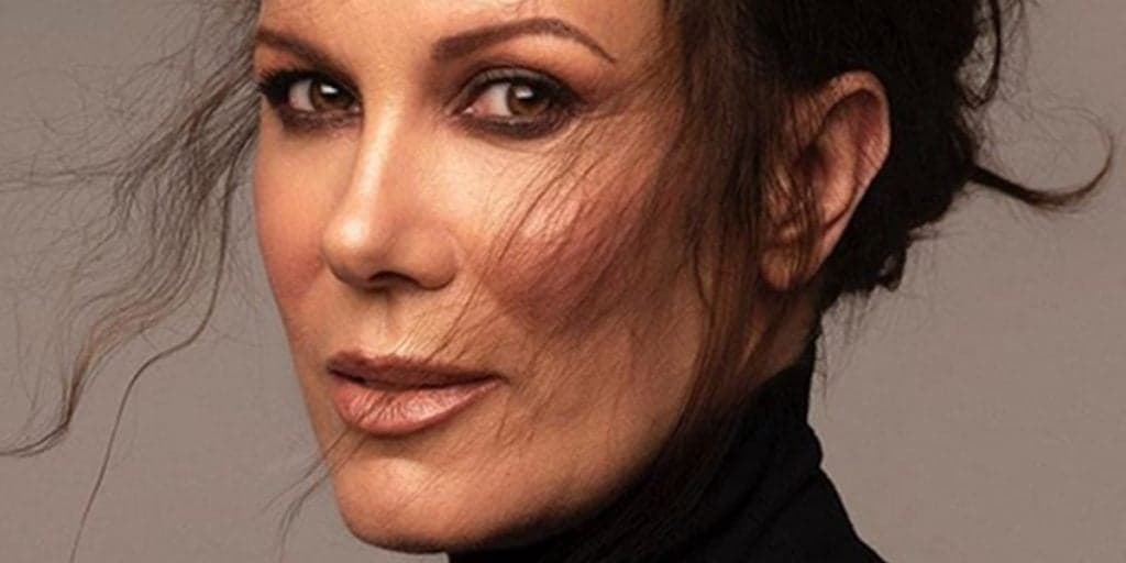 Regina Volpato é flagrada sensualizando em foto de biquíni com partes íntimas em evidência: "Delícia"