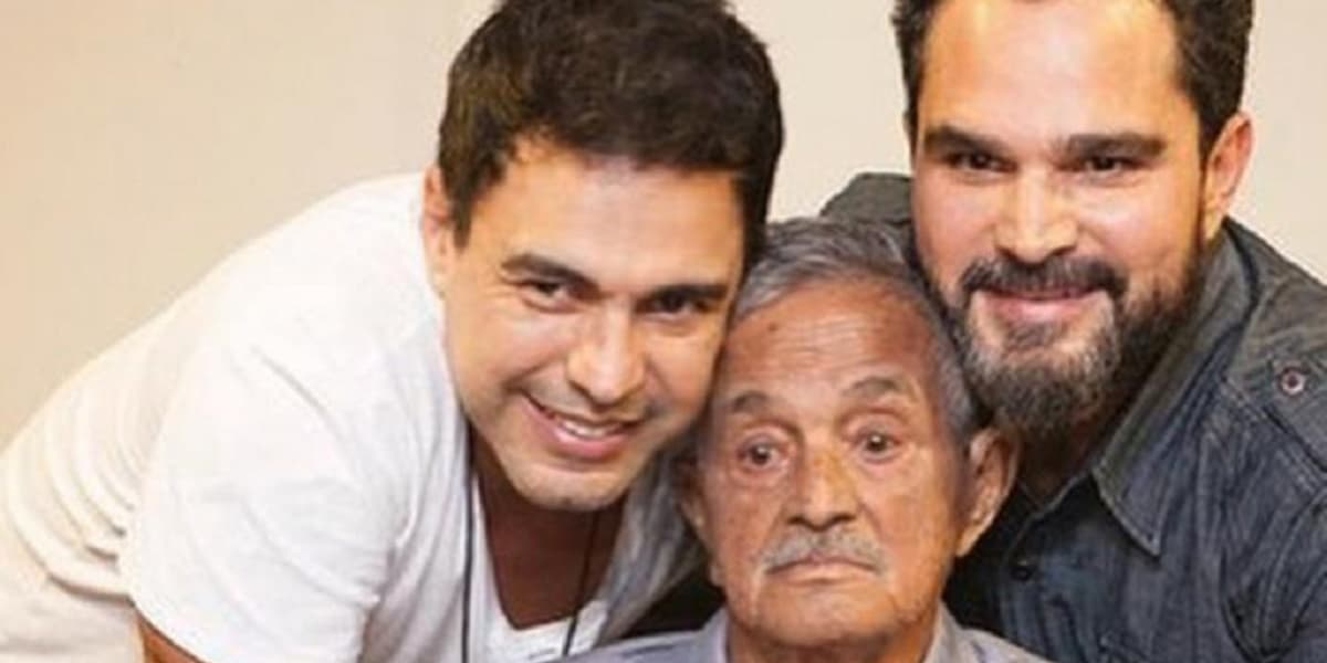 Zezé di Camargo e Luciano ao lado do pai, Seu Francisco (Foto: Reprodução)
