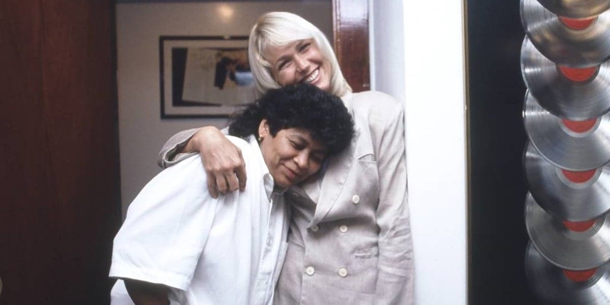 http://tvfoco.uai.com.br/wp-content/uploads/2015/05/Daniela-Mercury.jpg
