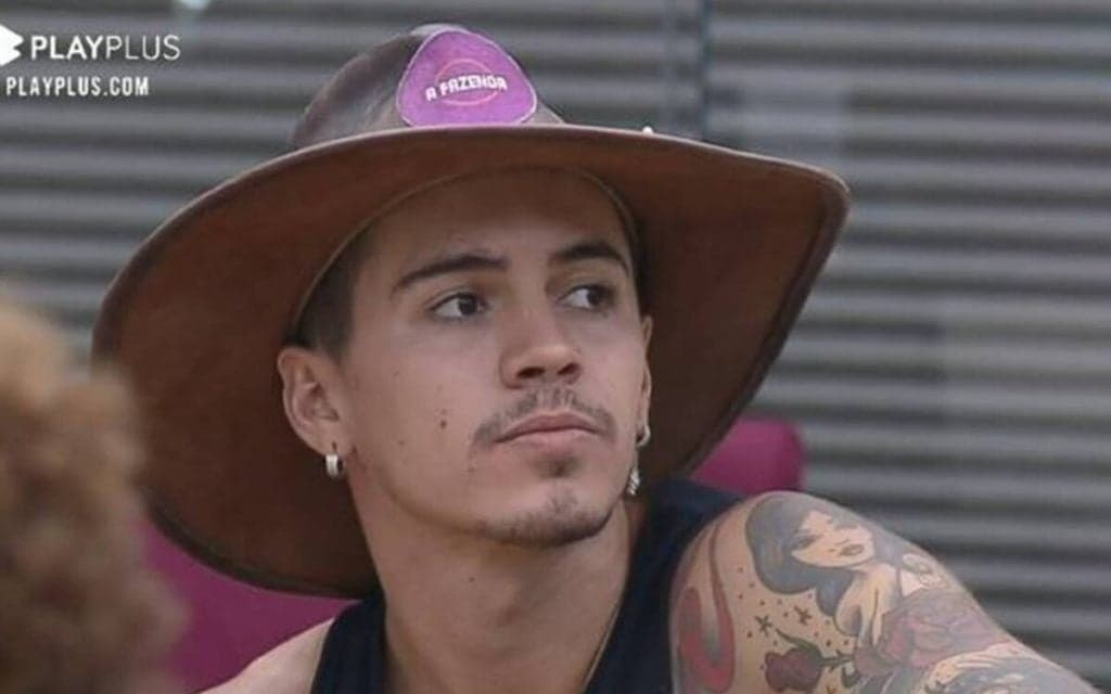 A Fazenda 12: Armação? Biel esquece das câmeras e entrega encontro com Lipe antes do programa