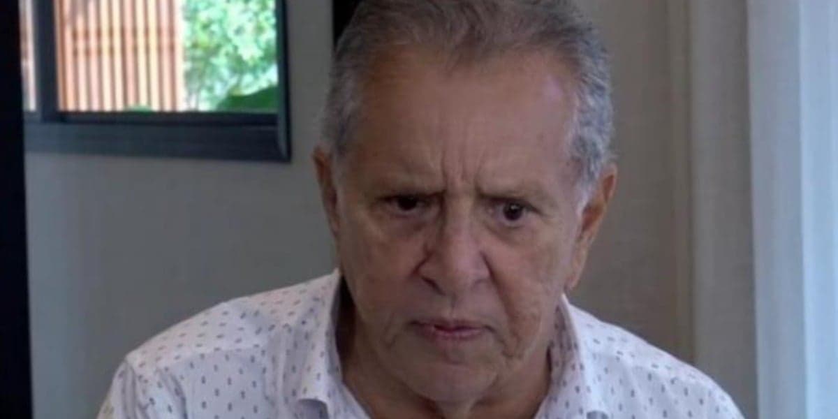 Carlos Alberto de Nóbrega é titular do "A Praça é Nossa", do SBT (Foto: Reprodução/YouTube)
