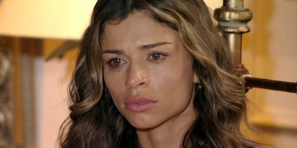 Flor do Caribe: Ester engole seu orgulho com farinha seca e implora para reatar com Alberto