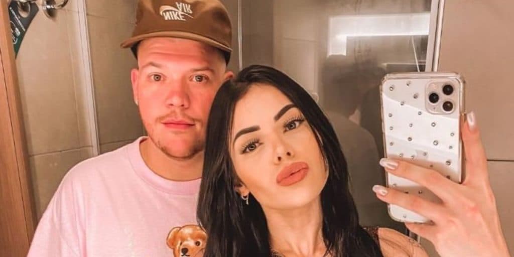 Ferrugem é exposto pela própria mulher, que escancara traições do cantor em escândalo