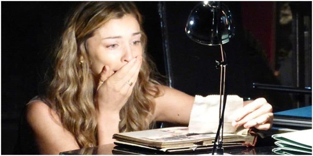 Flor do Caribe: Ester fica chocada ao descobrir tesouro nazista de Dionísio