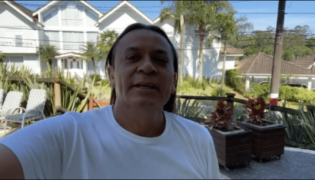 Frank Aguiar após chá alucinógeno muda nome e arregaça as críticas: "Nunca beberam"