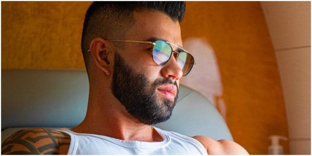 Gusttavo Lima surge ao lado dos filhos em foto rara