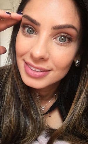 Kalinka Schutel deixou o Autoesporte, da Globo, e foi para a Band Kalinka Schutel deixou o Autoesporte, da Globo, e foi para a Band