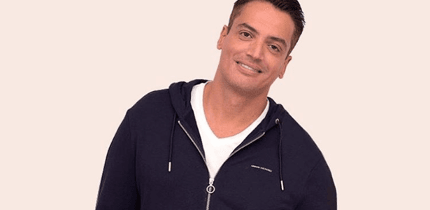 Leo Dias escancara mensagem íntima com famoso e expõe sexualidade dele: "Entendo que não é fácil sair do armário"