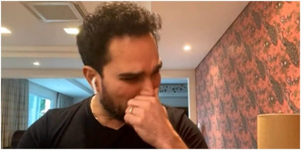 Luciano Camargo vai aos prantos ao falar de morte do pai e se desespera: "Senti que era o último abraço"
