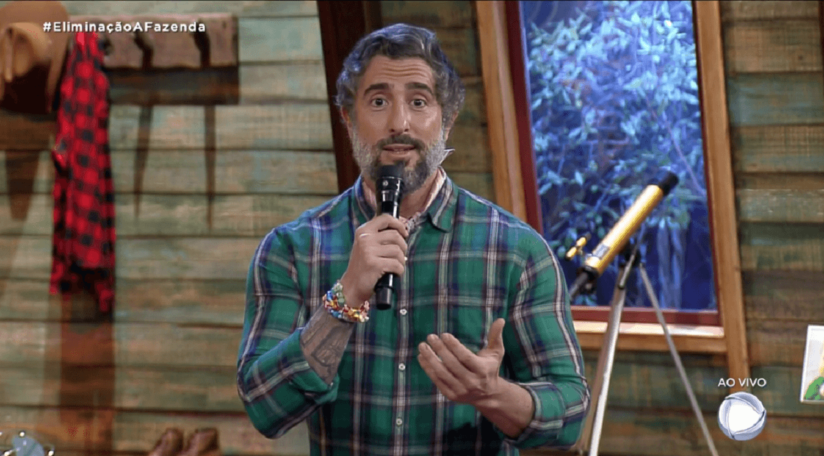Marcos Mion surpreendeu ao falar sobre Faustão no reality show da Record TV A Fazenda (Foto: Reprodução)