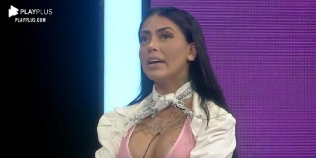 Mirella tem momento de fúria na Fazenda, perde o controle e estraçalha Mariano após roça: "Quebrar tudo"