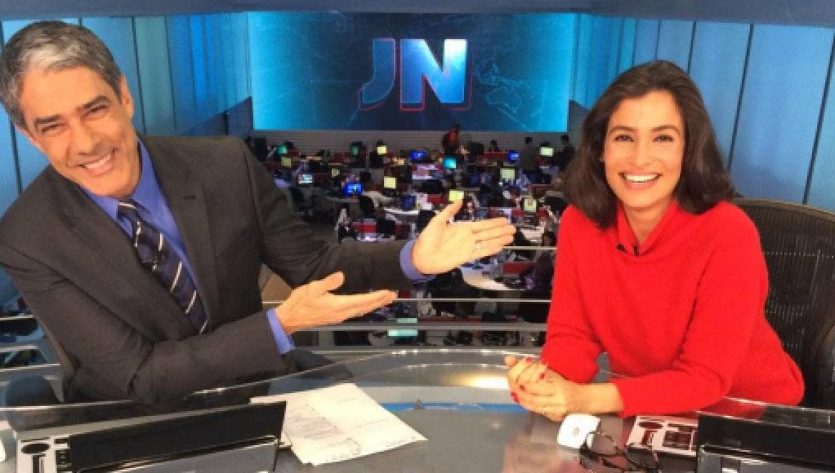 William Bonner e Renata Vasconcellos no Jornal Nacional (Foto: Reprodução) William Bonner e Renata Vasconcellos no Jornal Nacional (Foto: Reprodução)
