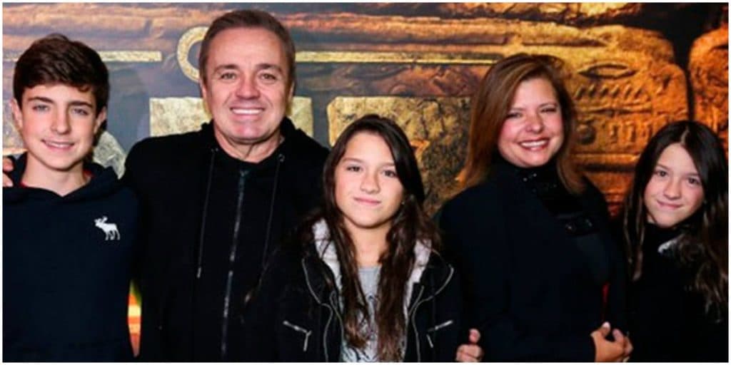 Luto! 1 ano após morte de Gugu, família ainda briga por herança e vida íntima do apresentador é exposta