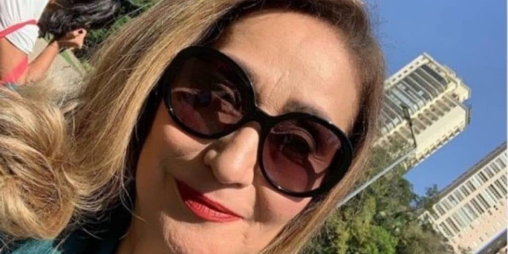 Sonia Abrão entra antes de seu programa com informação avassaladora de estrela da Globo: "Vou rezar muito"