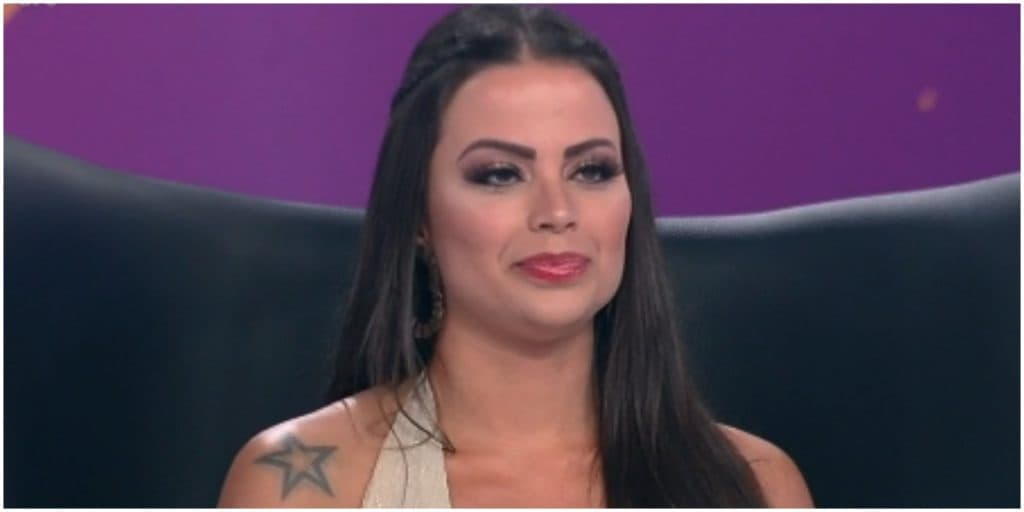 Escândalo! Victória explode no Hora do Faro, assume que foi falsa com Raissa e desmorona com rejeição de Mirella