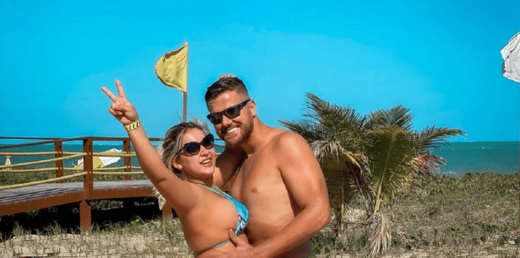 Zé Neto aparece sem sunga na praia e público vai a loucura ao aproximar a imagem: "Prepara o zoom"