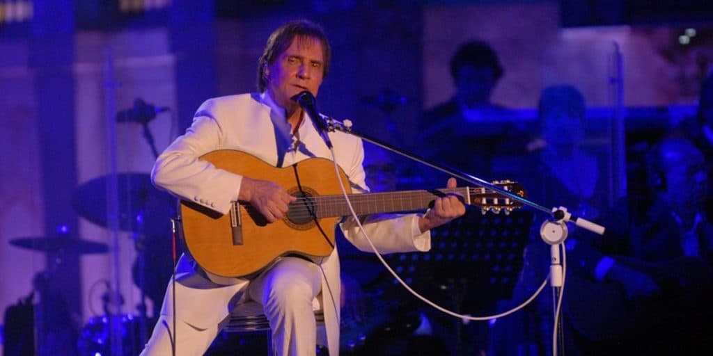 Audiência 22/12: Especial de Roberto Carlos faz Globo brilhar no Ibope enquanto Record e SBT brigam por migalhas
