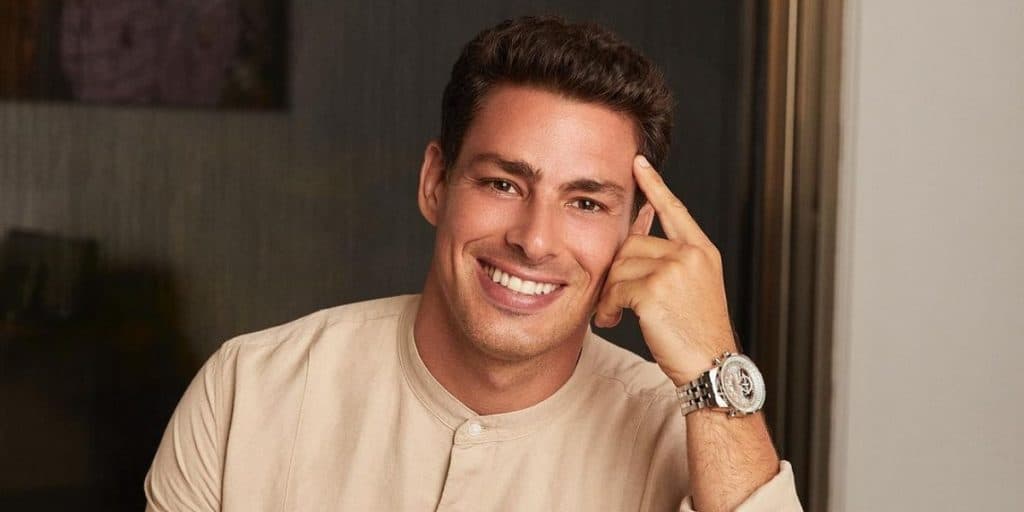 Cauã Reymond se emociona com atitude de Tony Ramos e declara: "Não tenho o que falar"