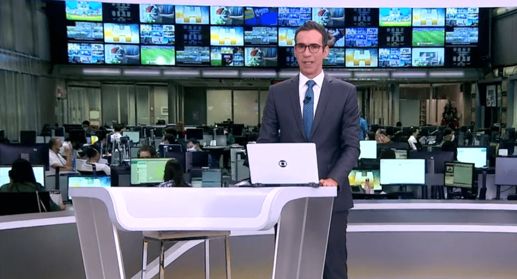 César Tralli solta comentário em tom de deboche no JH