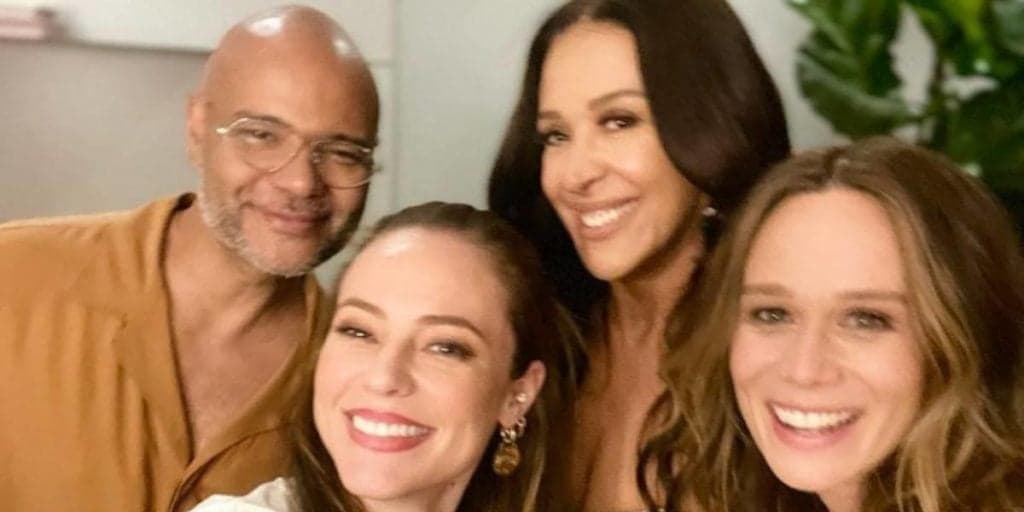 Claudia Raia celebra 54 anos e submete convidados a teste de Covid