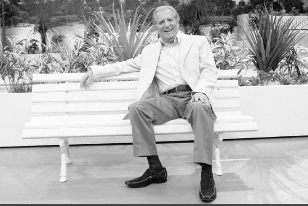 Anúncio fake da morte de Carlos Alberto de Nóbrega abala todo o Brasil e vai parar nos assuntos mais comentados: "Meu Deus"