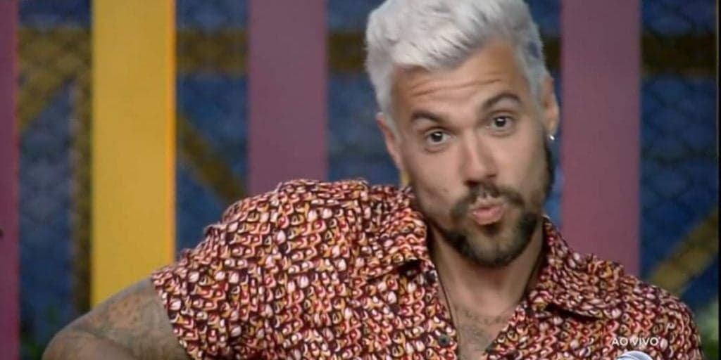 Lipe Ribeiro entra no Hora do Faro completamente bêbado, após fim da Fazenda 12 e detona: "mamado"