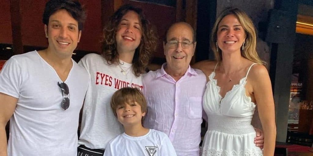 Luciana Gimenez cancela Réveillon após morte do pai e faz descoberta de cortar o coração: “Eu aprendi”