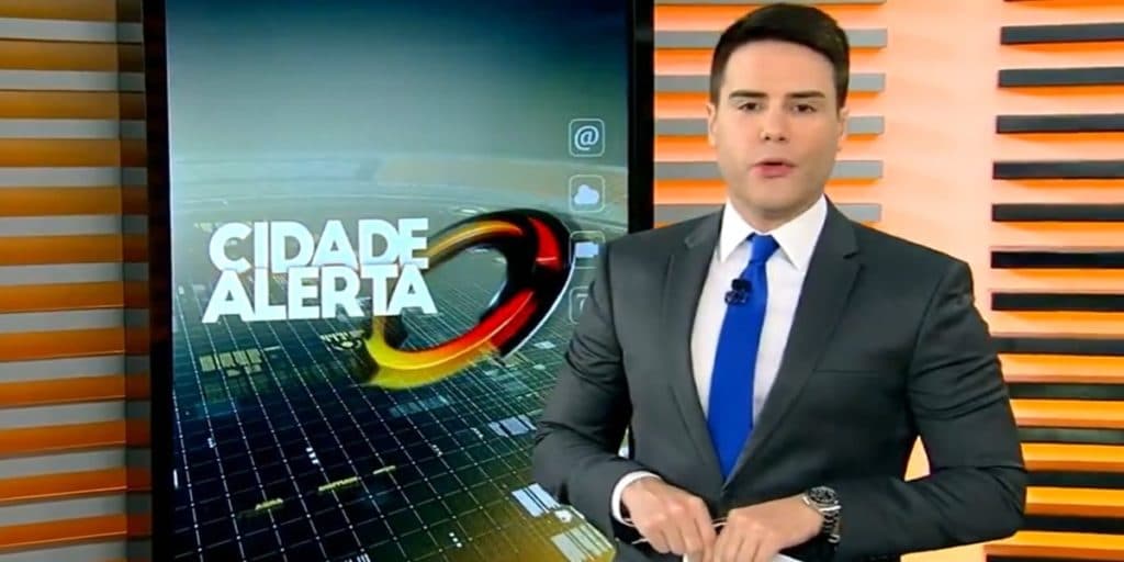 Urgente: Luiz Bacci descobre esconderijo de Paulo Cupertino e entrega assassino à polícia ao vivo na Record