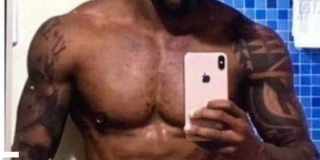 Vaza nude de famoso cantor após esposa descobrir traição com filho fora do casamento: 'Anaconda'