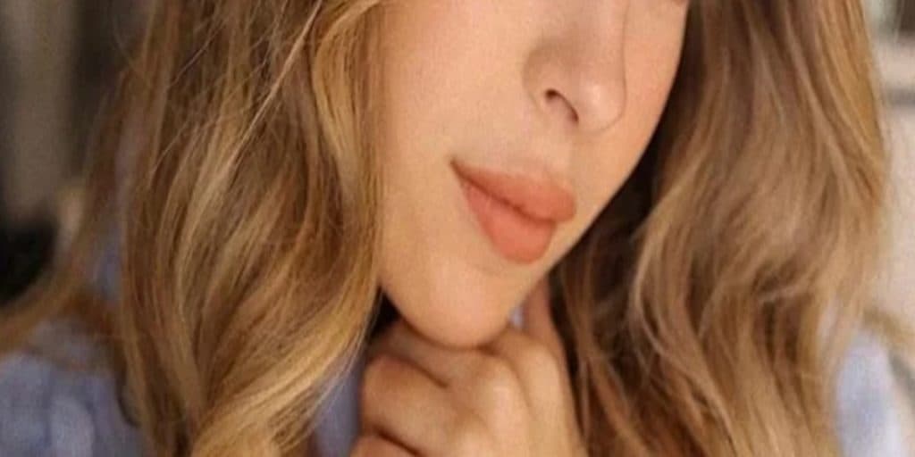 Filha de cantor famoso morre após sofrer acidente de carro, aos 23 anos de idade: "tristeza profunda"