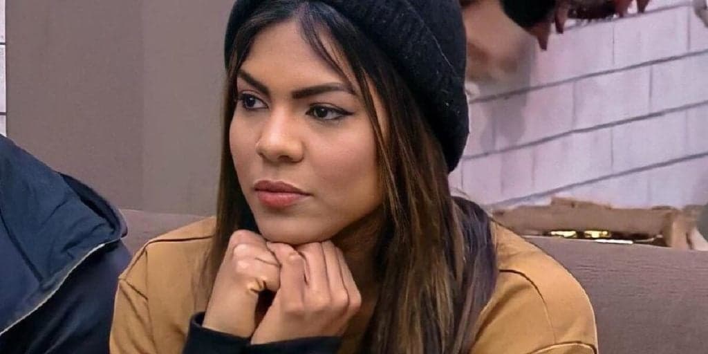 Família de Tays Reis, ex-Fazenda, aceita dinheiro de fãs após alegar necessidade e cantora se revolta: "Com pena''