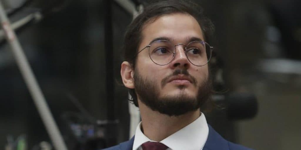 Túlio Gadêlha descobre doença e faz tratamento