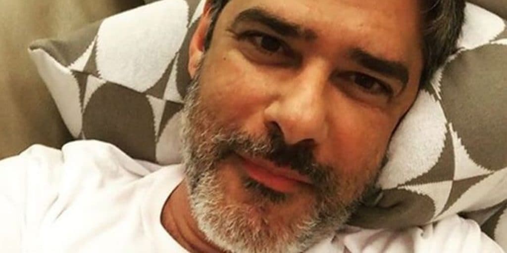 William Bonner surge em foto fofa e esposa se declara: "Meu mundo"