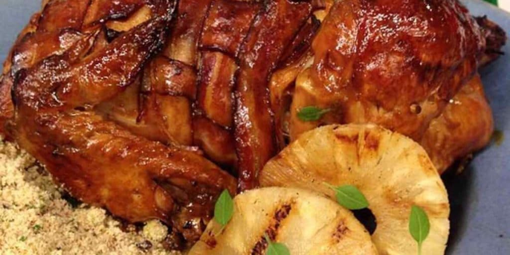 Ana Maria Braga prepara ave com bacon no Mais Você de hoje (21/12)