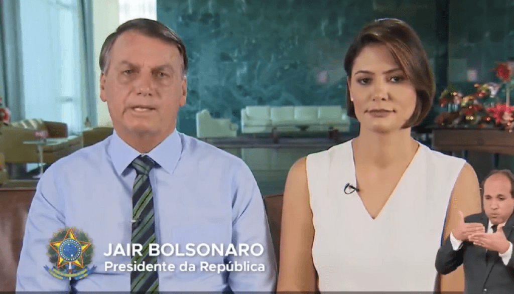 Bolsonaro invade horário nobre no Natal: “Agradeço a Deus por esse ano”