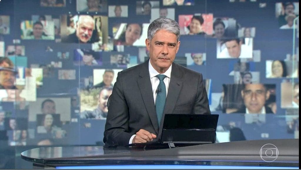 Jornalista faz pedido íntimo a William Bonner e âncora para jornal para expor rapaz: "Ele pediu isso"