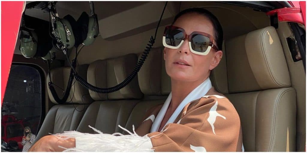 Carolina Ferraz, comandando o Domingo Espetacular, diz o que deseja para 2021