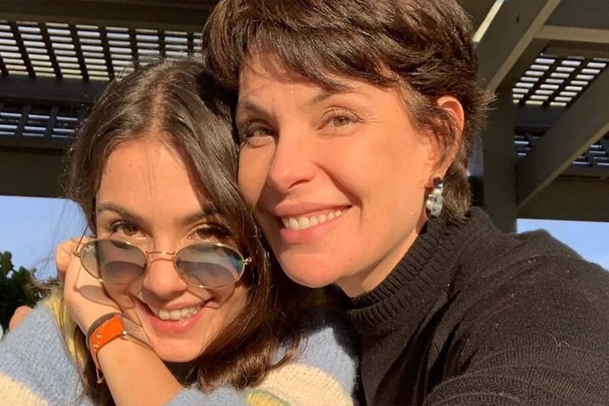 Carolina Ferraz e a filha Valentina Cohen (Foto: Reprodução)