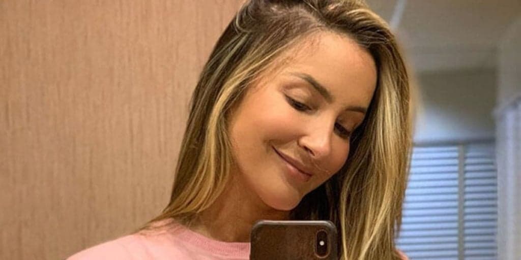 Claudia Leitte chora ao sair de casa pela primeira vez