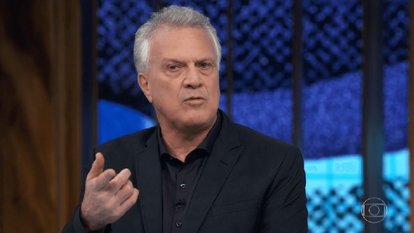 Pedro Bial se emocionou durante encerramento de programa na Globo (Foto: Reprodução)
