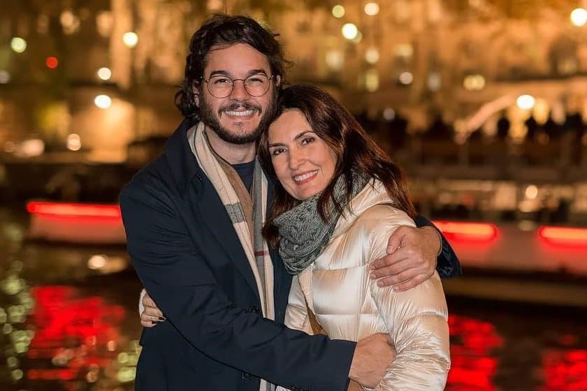 Túlio Gadêlha surge ao lado de Fátima Bernardes e denuncia roubo