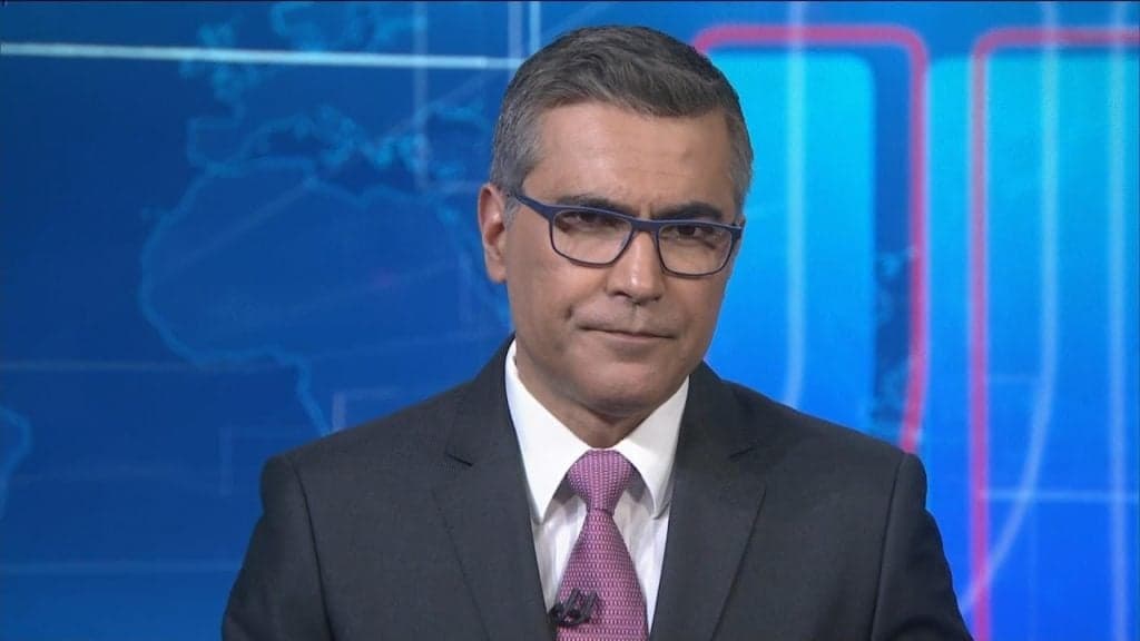 Jornal Nacional comete erro vergonho ao vivo e deixa jornalista em saia justa: "Tínhamos combinado"