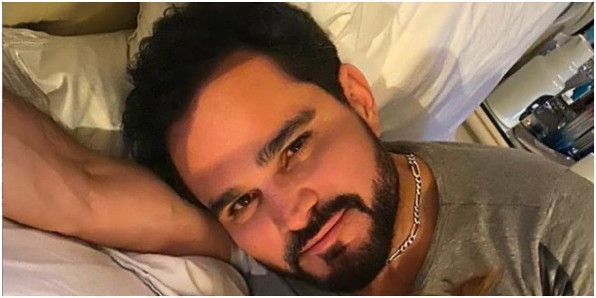 Luciano Camargo expõe quase beijo em cachorro e brinca com a situação (Foto: Reprodução)