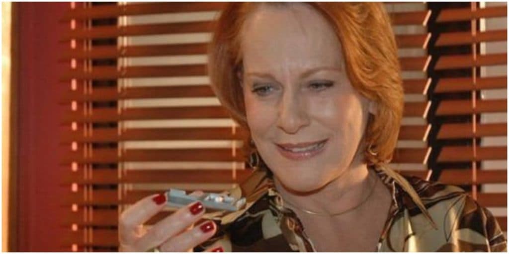 Lucinha Lins, a eterna Vilma de Chamas da Vida, deixa a Record após 14 anos