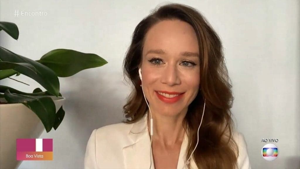 Mariana Ximenes perde a vergonha e entrega detalhes picantes sobre primeira vez com astro da Globo: "Foi no surto"