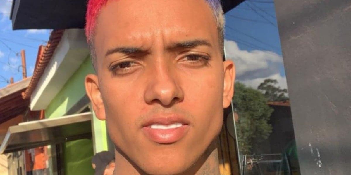 Mc Brinquedo partilha foto chorando nas redes sociais (Foto: Reprodução) Mc Brinquedo partilha foto chorando nas redes sociais (Foto: Reprodução)