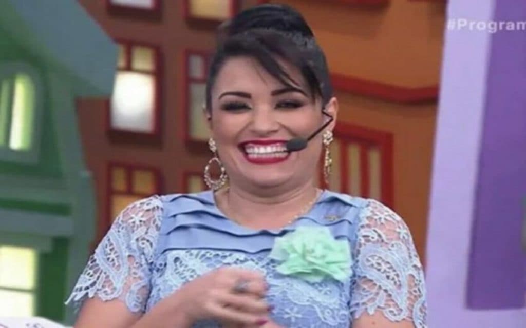 Bastidores do Ratinho tem troca de soco, gritaria e quebra-pau de Valentina e Milene Pavorô: "Sair no braço"