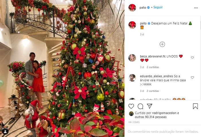 O Natal de Pato e Rebeca Abravanel (Foto: Reprodução/Instagram)