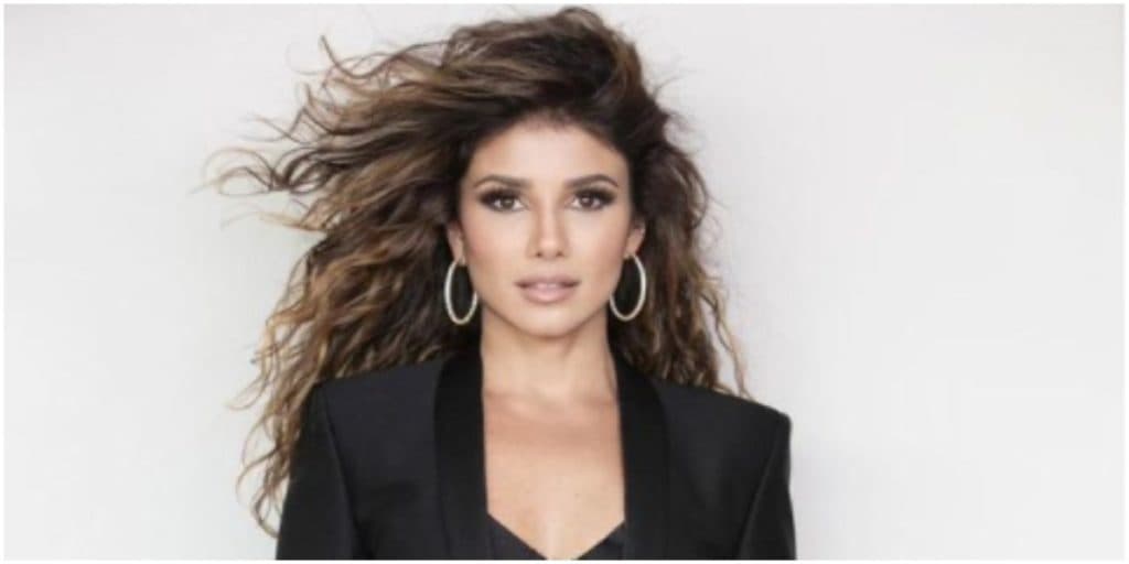 Paula Fernandes agradece equipe após sucesso em especial de fim de ano