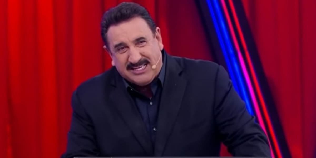 Ratinho detonou a Globo (Foto: Reprodução/SBT)